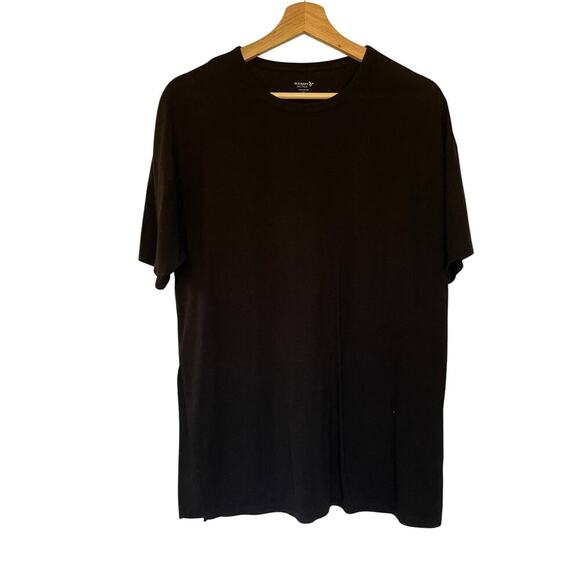 Old Navy Active ultralite black short sleeved t-shirt athleisure side slits XS - Picture 1 of 6